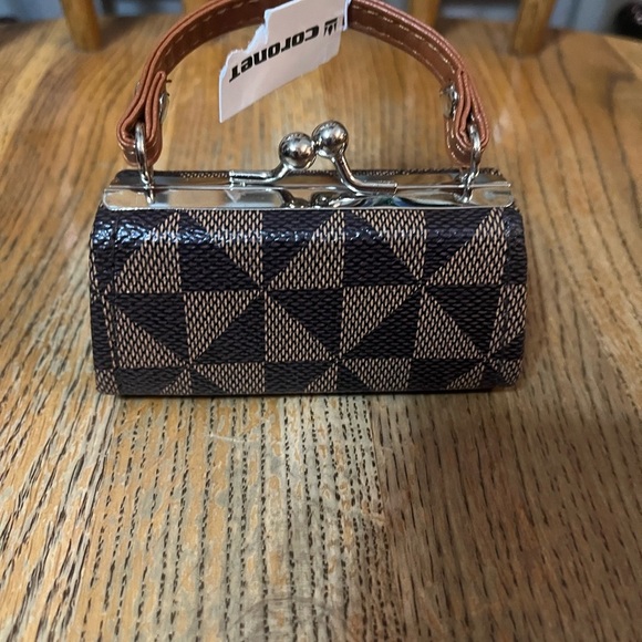 Black and Brown Geometric small bag with Kiss-Lock Closure - Picture 1 of 6